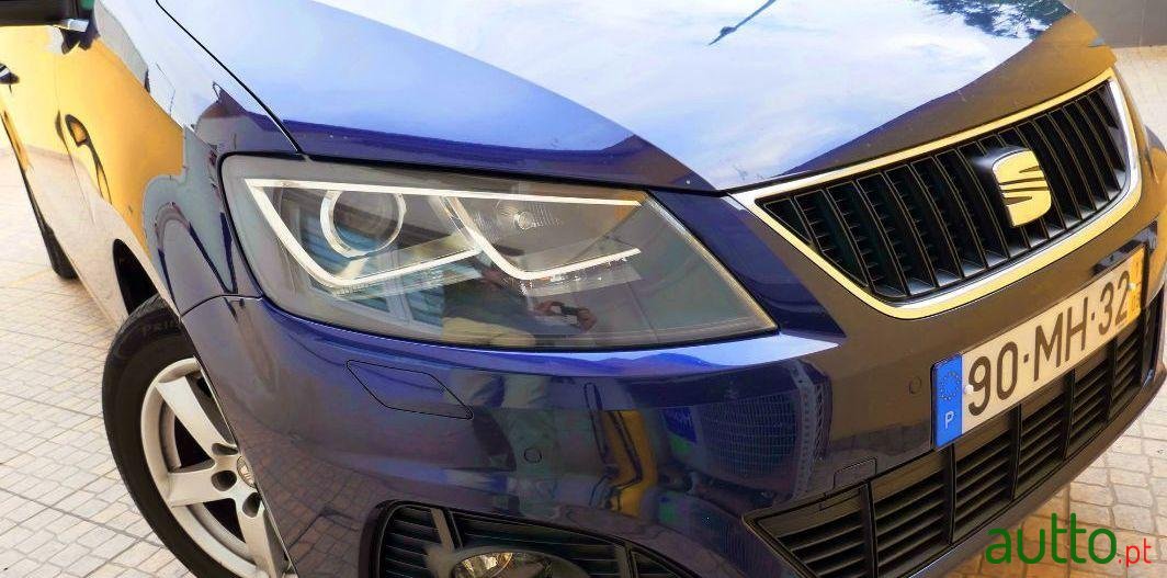 2011' SEAT Alhambra photo #3