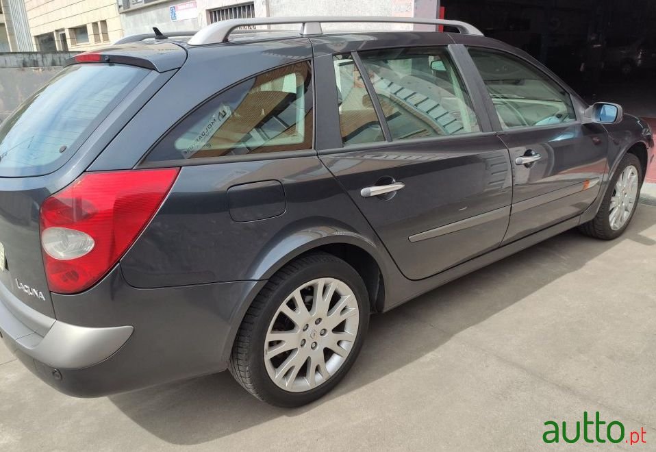 2002' Renault Laguna Break photo #3