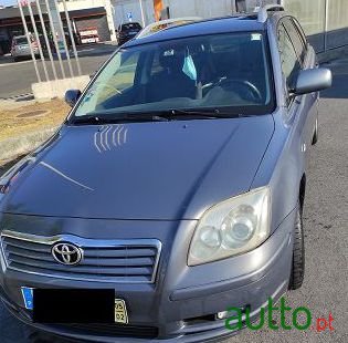 2005' Toyota Avensis Sw photo #2