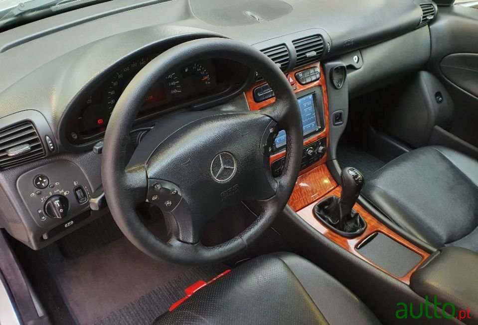2003' Mercedes-Benz C-200 photo #2