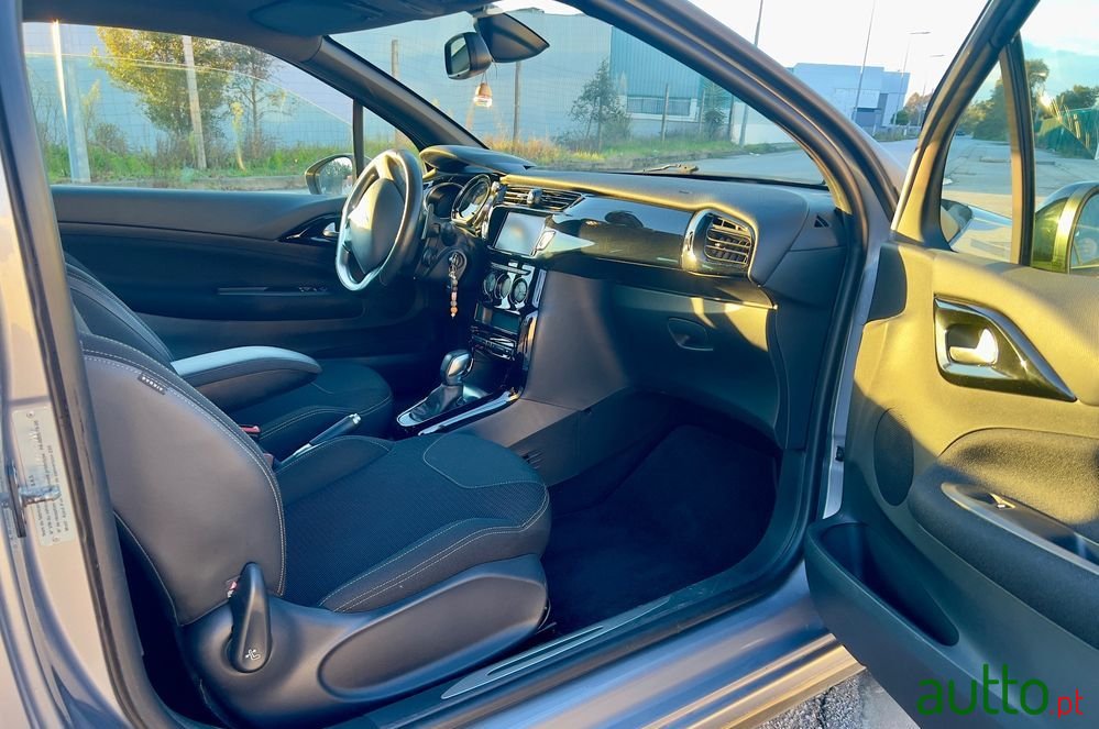 2019' DS Automobiles Ds3 Vti 120 Auto Sochic photo #3
