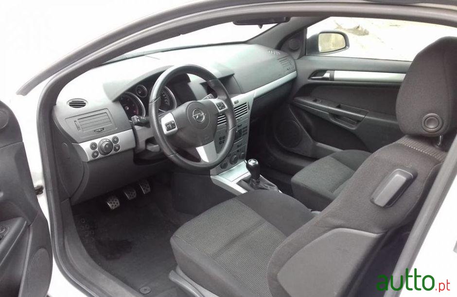 2007' Opel Astra photo #2