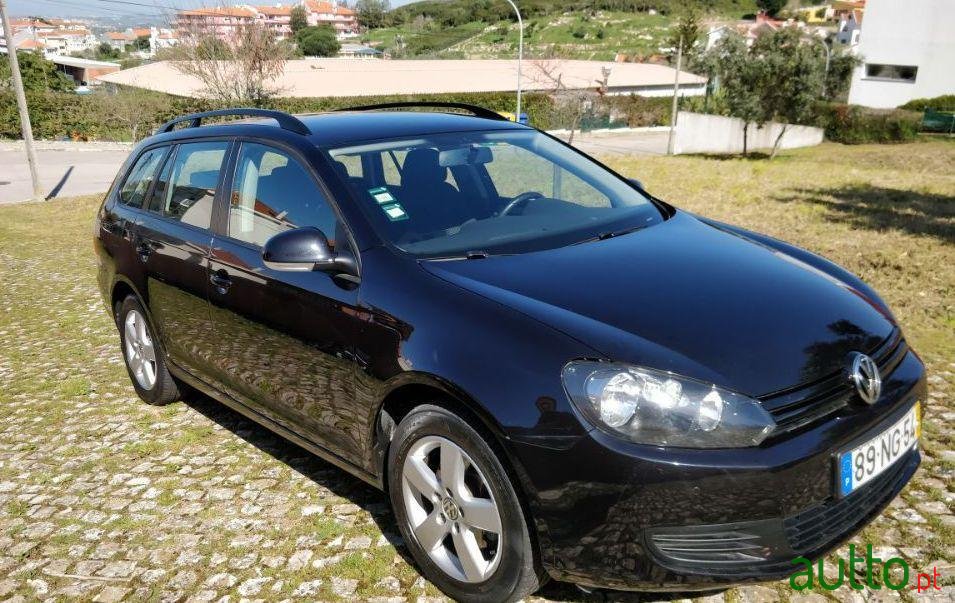 2012' Volkswagen Golf Variant photo #1