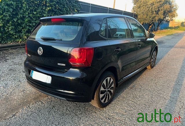 2015' Volkswagen Polo photo #6