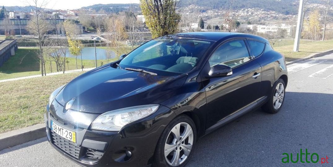 2009' Renault Megane Coupe photo #4