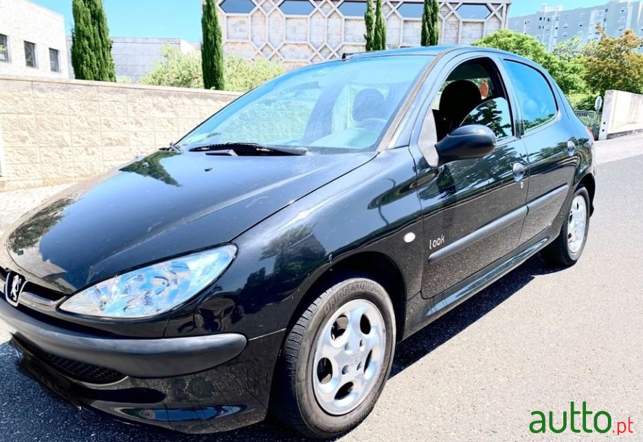 2004' Peugeot 206 Hdi Look photo #4