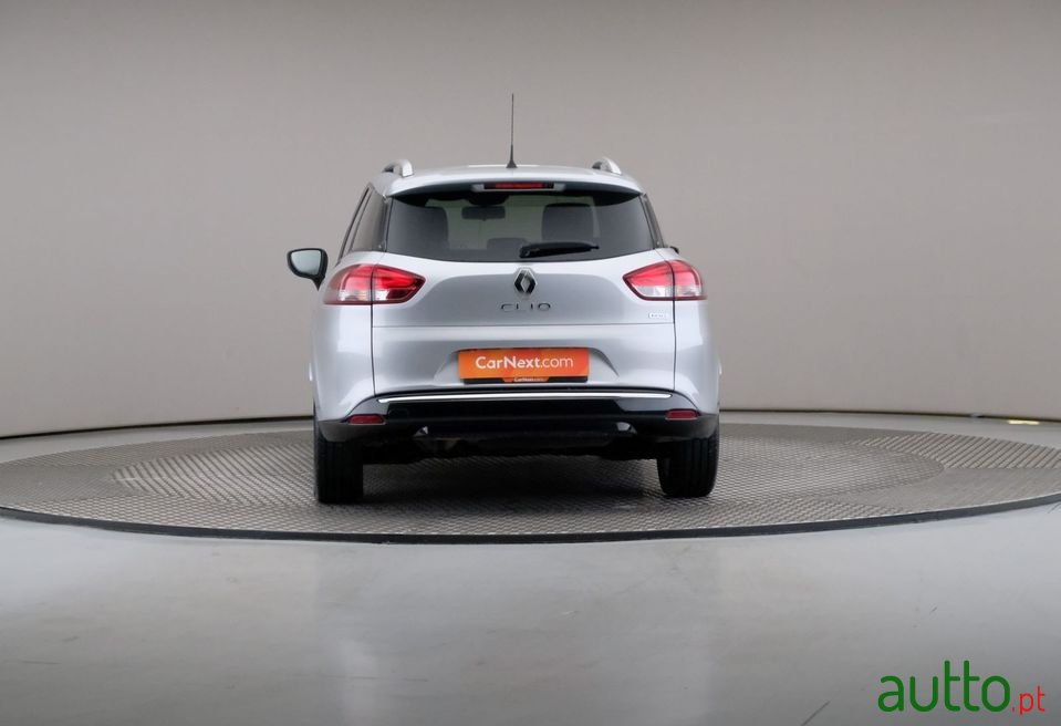 2017' Renault Clio Sport Tourer photo #5