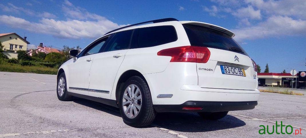 2013' Citroen C5 Tourer photo #3