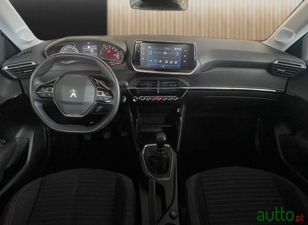 2023' Peugeot 208 photo #2