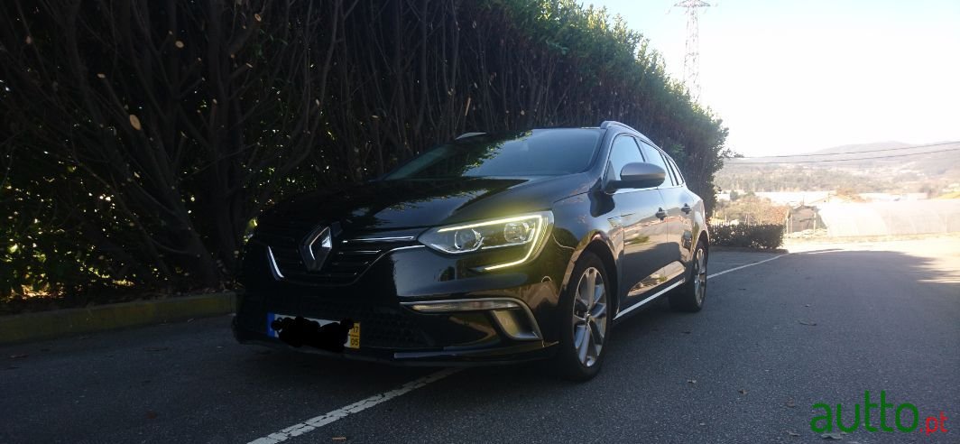 2017' Renault Megane Sport Tourer photo #2