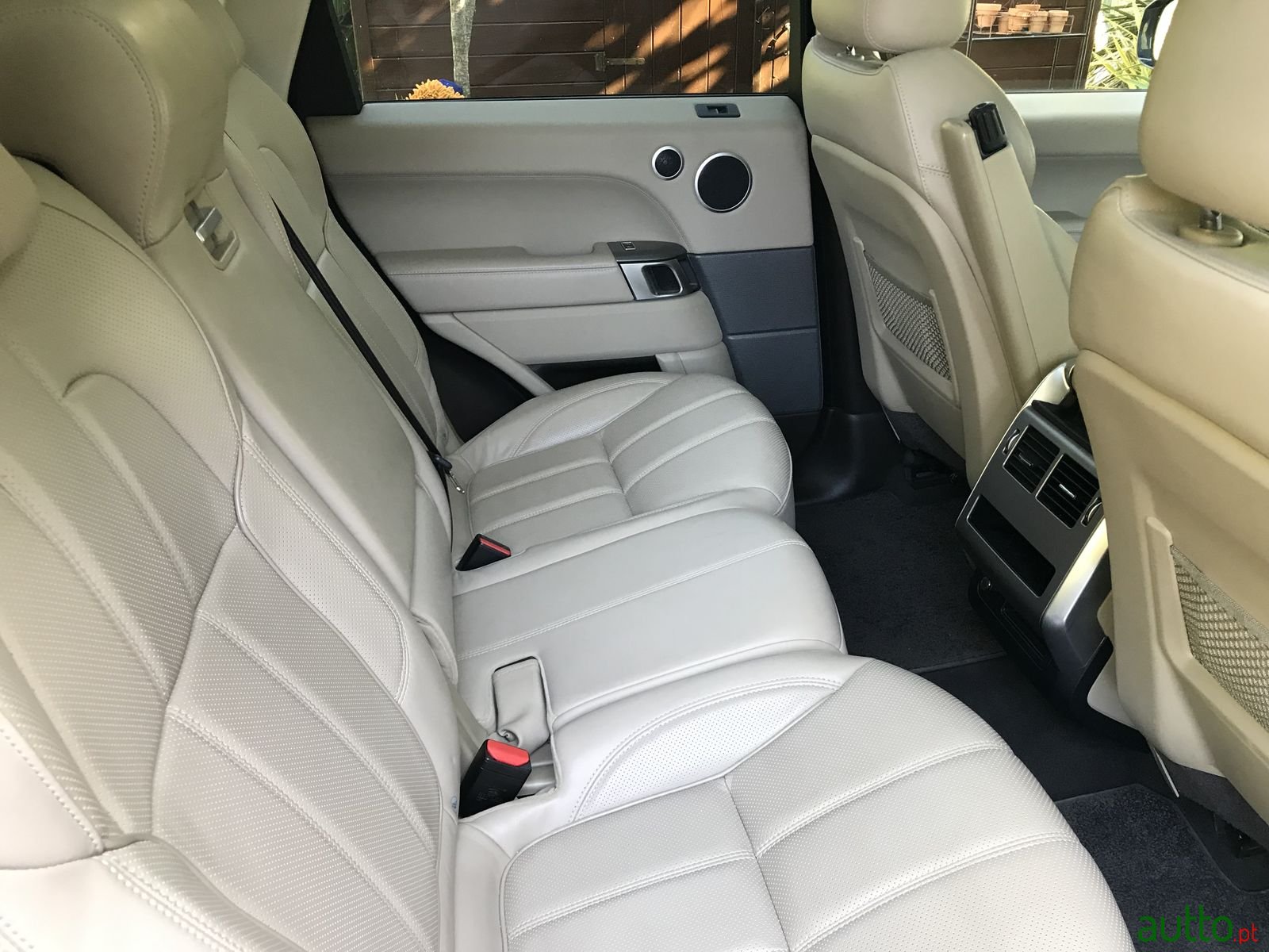 2017' Land Rover Range Rover Sport photo #6