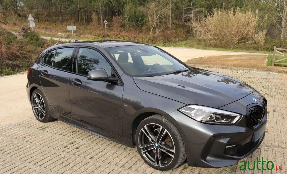 2020' BMW 118 photo #3
