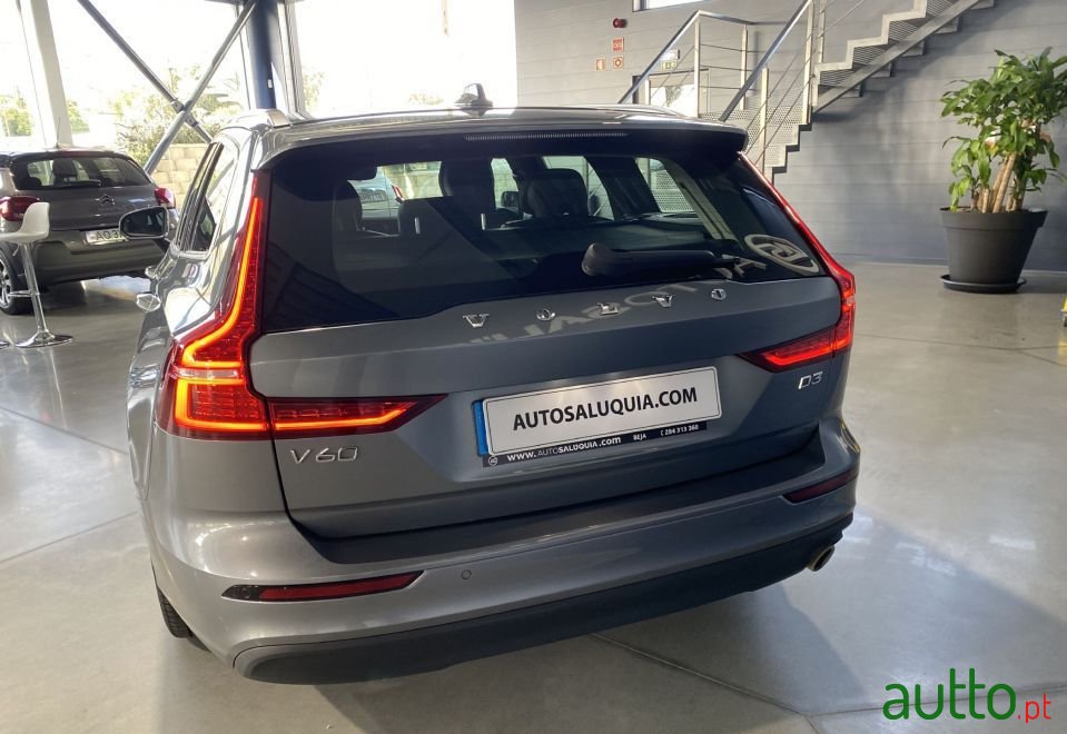 2019' Volvo V60 photo #4