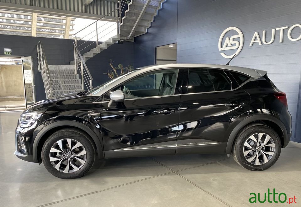 2021' Renault Captur photo #2