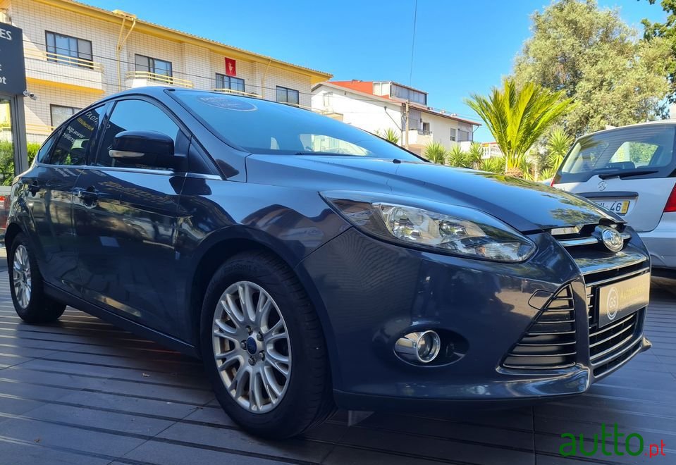 2011' Ford Focus Titanium photo #5