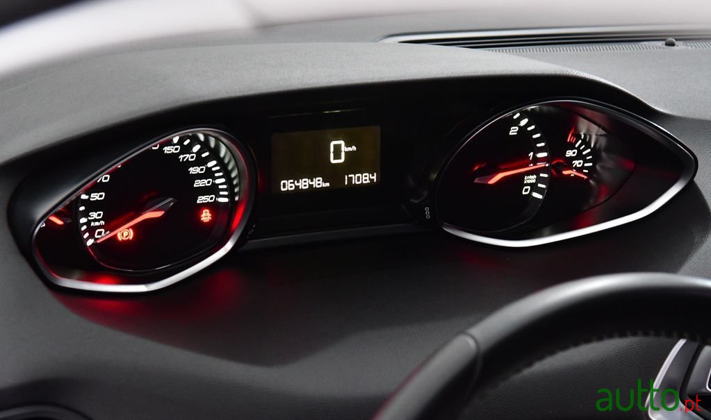 2019' Peugeot 308 photo #3