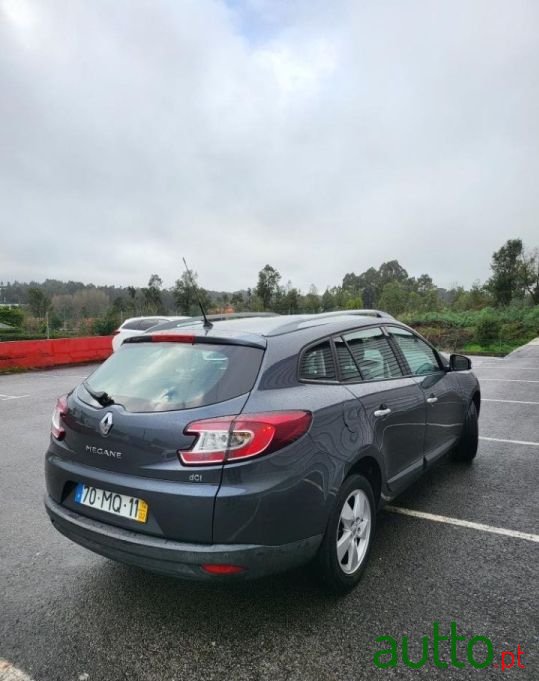 2012' Renault Megane Sport Tourer photo #2