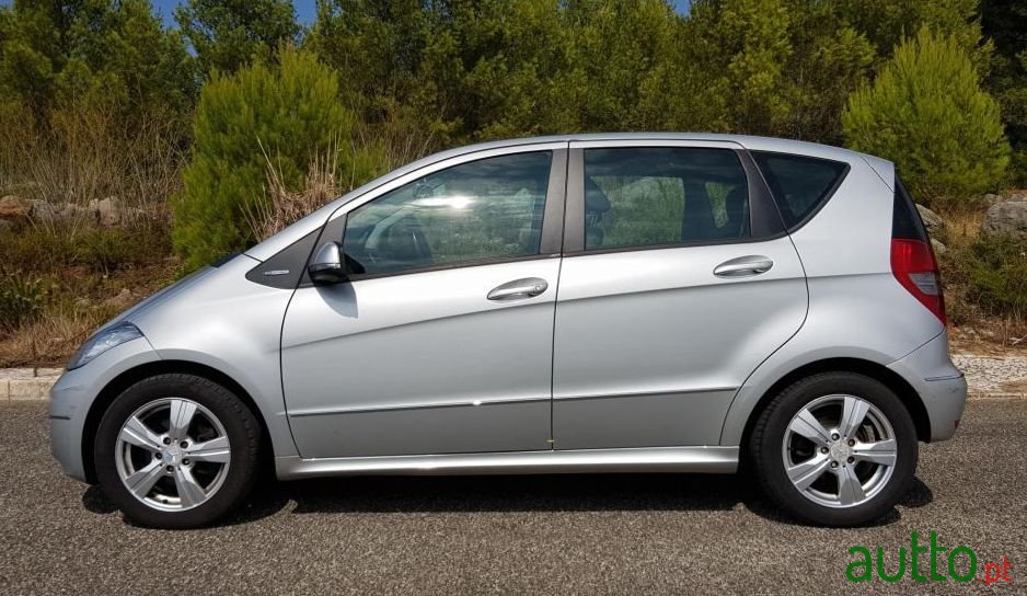 2009' Mercedes-Benz A-150 Avantgarde photo #1