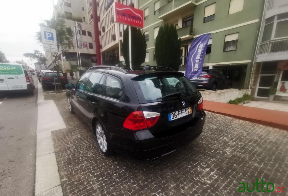 2008' BMW 318 photo #3