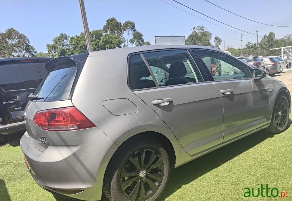 2016' Volkswagen Golf photo #3