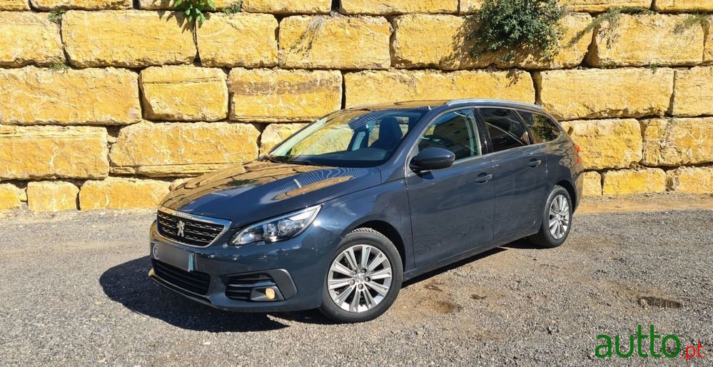 2020' Peugeot 308 Sw photo #1