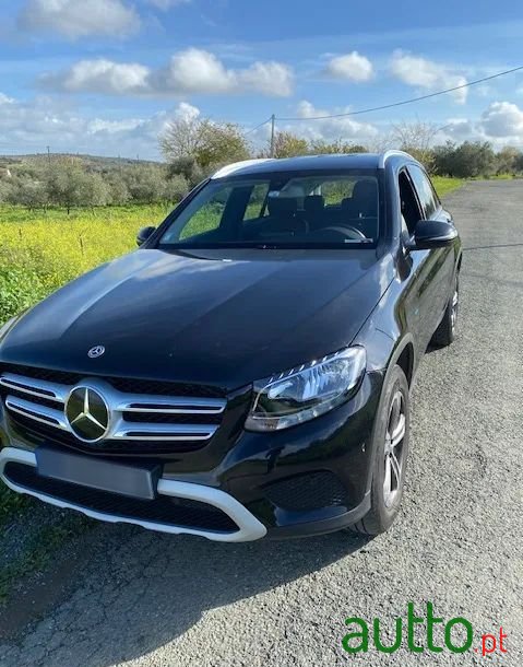 2017' Mercedes-Benz GLC 350 photo #2