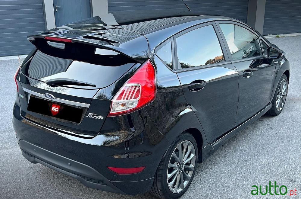 2016' Ford Fiesta photo #2