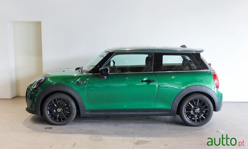 2022' MINI Cooper Se Premium photo #4