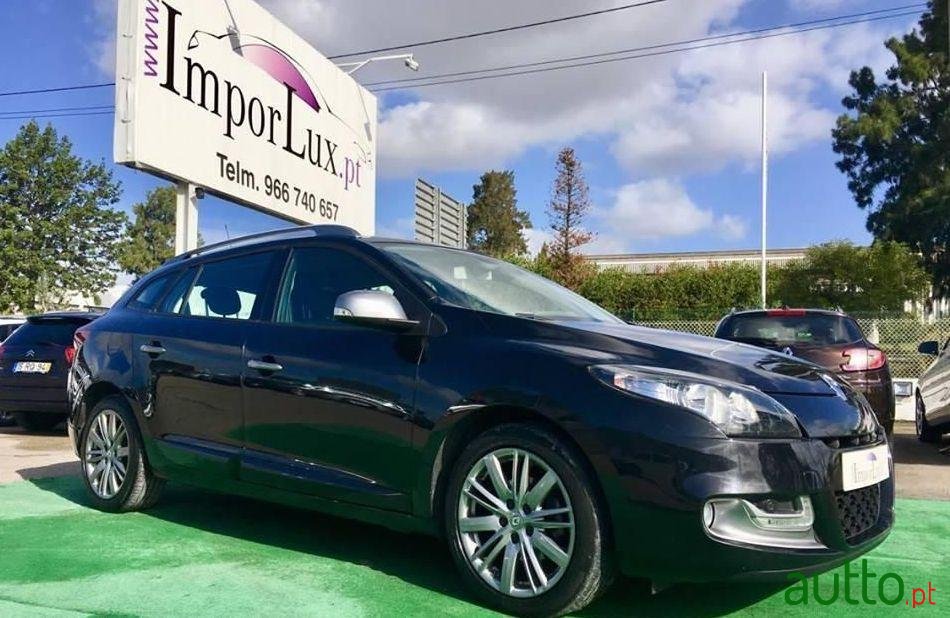 2012' Renault Megane Sport Tourer photo #1