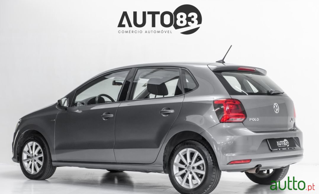 2015' Volkswagen Polo photo #4