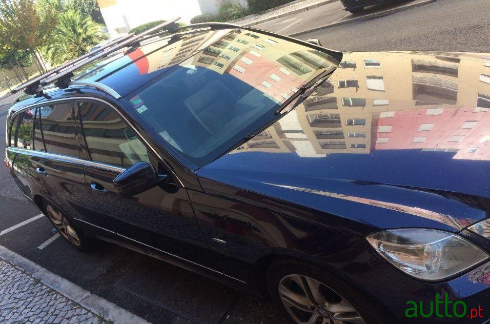 2010' Mercedes-Benz E-350 photo #3