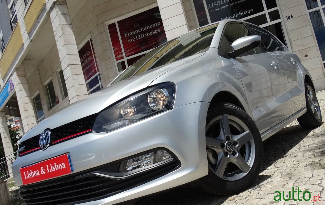 2015' Volkswagen Polo photo #1