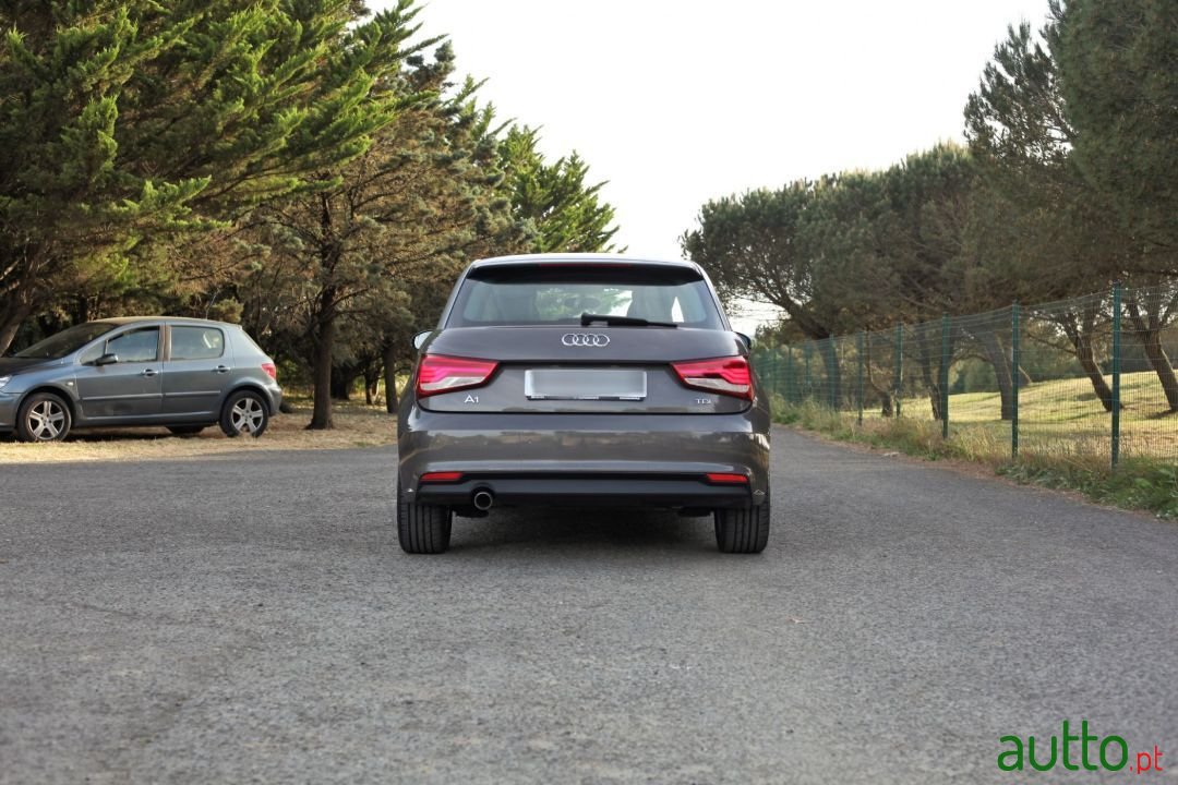 2016' Audi A1 photo #4