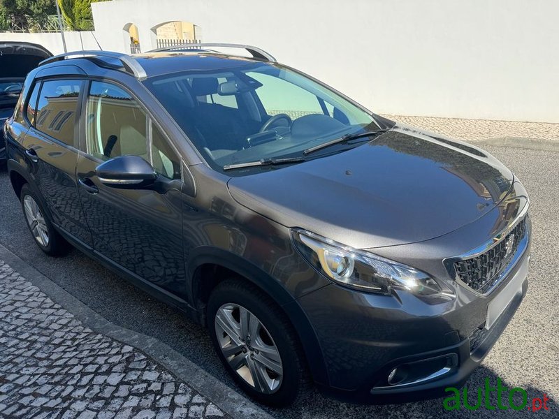 2019' Peugeot 2008 1.2 Puretech Signature photo #1