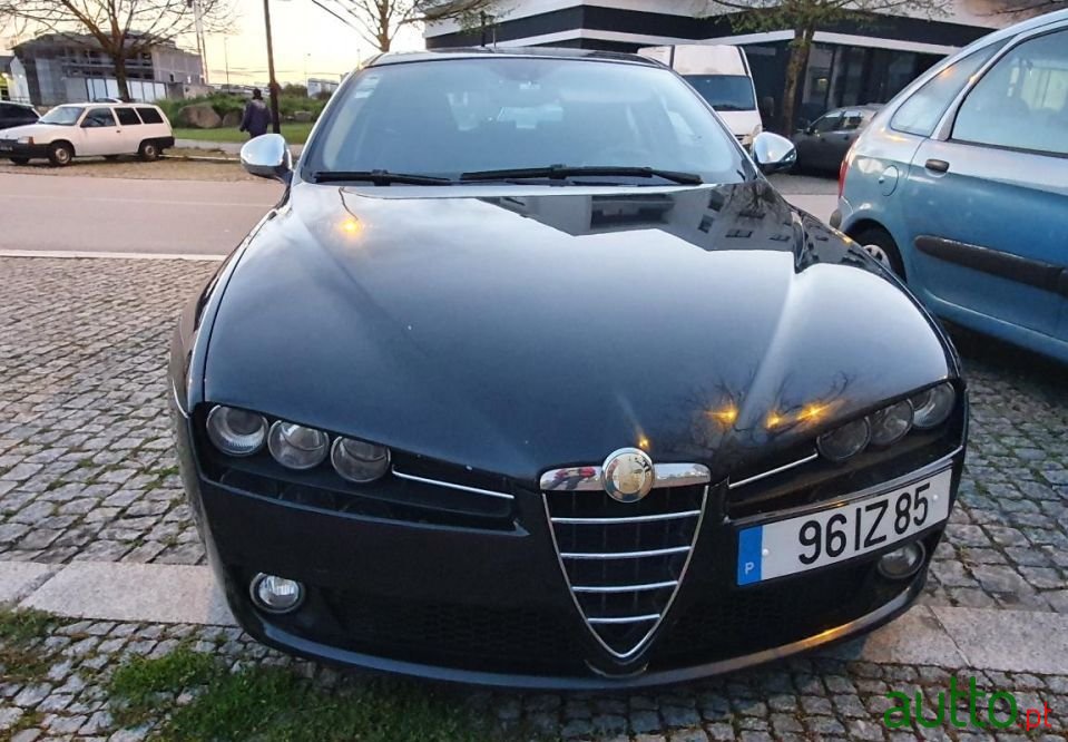 2010' Alfa Romeo 159 Sportwagon photo #3