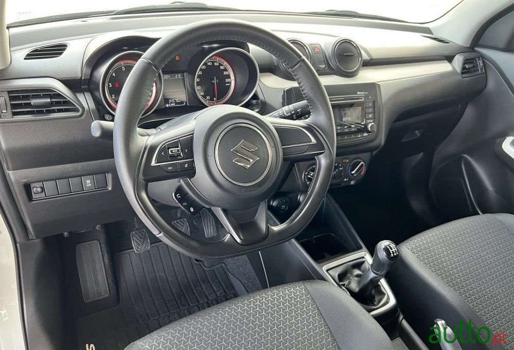 2019' Suzuki Swift 1.2 Vvt Gle Shvs photo #2