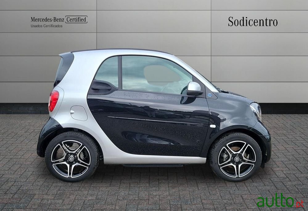 2024' Smart Fortwo Passion photo #4