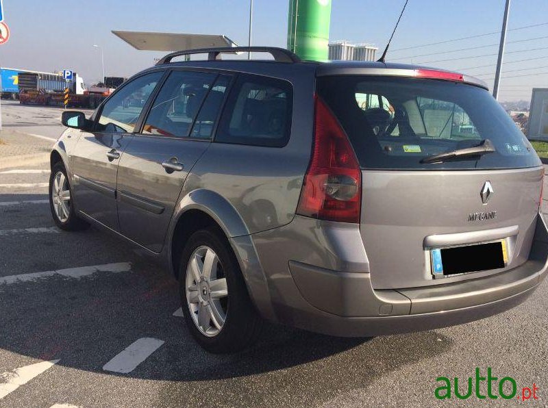 2004' Renault Megane Break photo #2