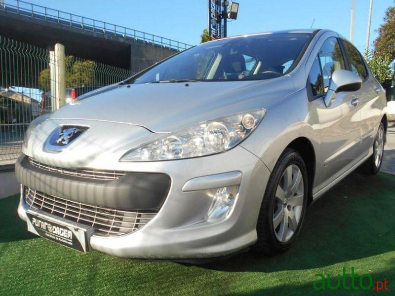 2008' Peugeot 308 1.6 Hdi Premium photo #2