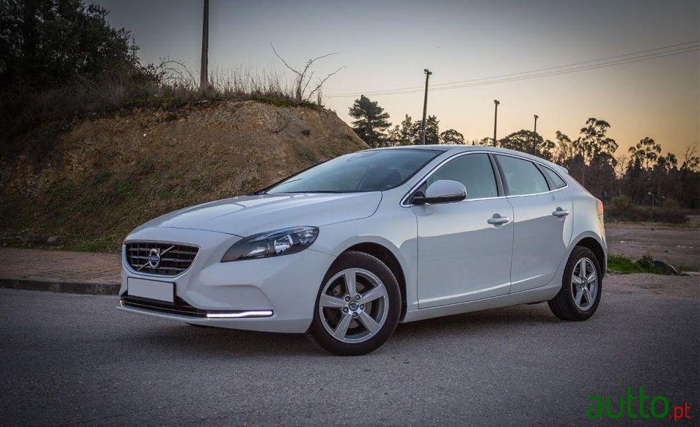 2012' Volvo V40 1.6 D2 Momentum photo #1