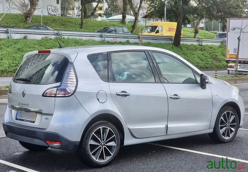 2013' Renault Scenic photo #6