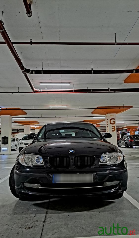 2009' BMW 118 D photo #6