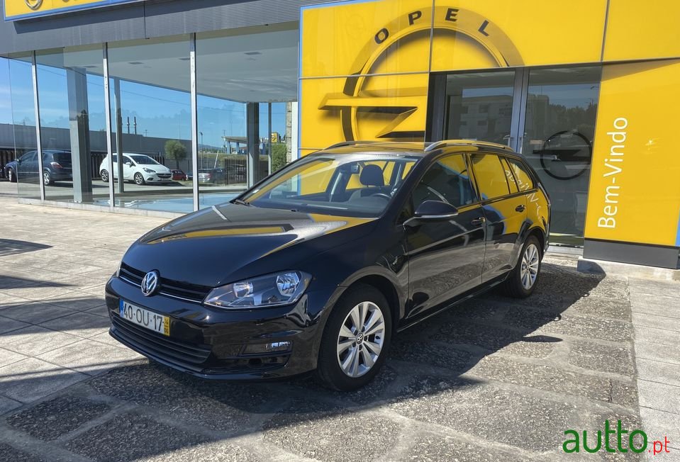 2014' Volkswagen Golf Variant photo #2