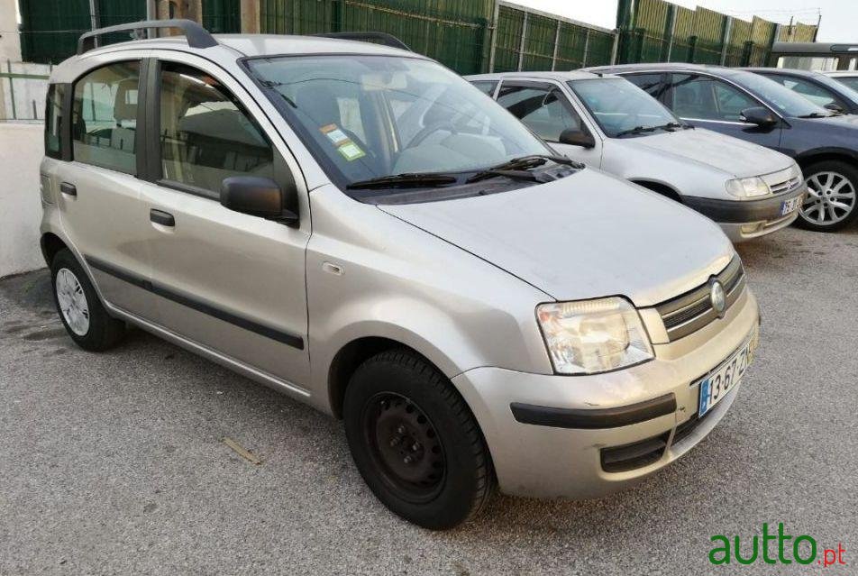 2005' Fiat Panda photo #2