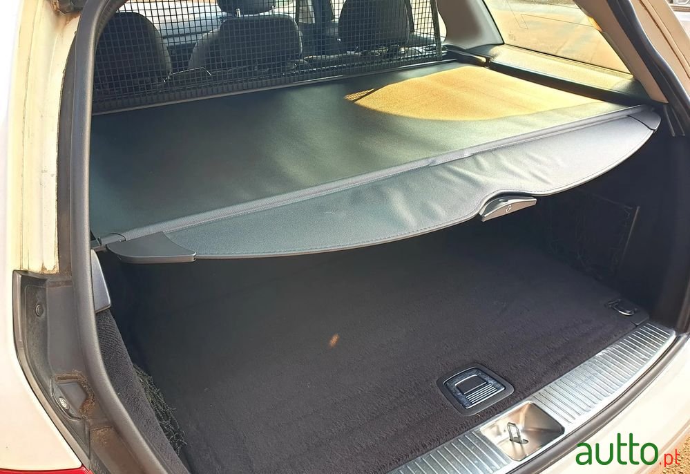 2010' Mercedes-Benz C 200 photo #6