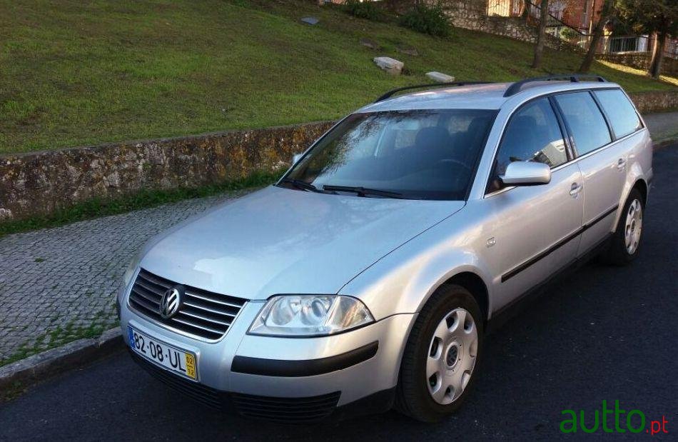 2002' Volkswagen Passat-Variant 1.9 Tdi photo #2