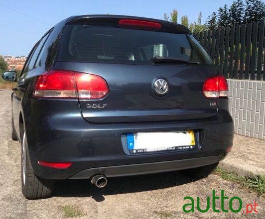 2011' Volkswagen Golf photo #1