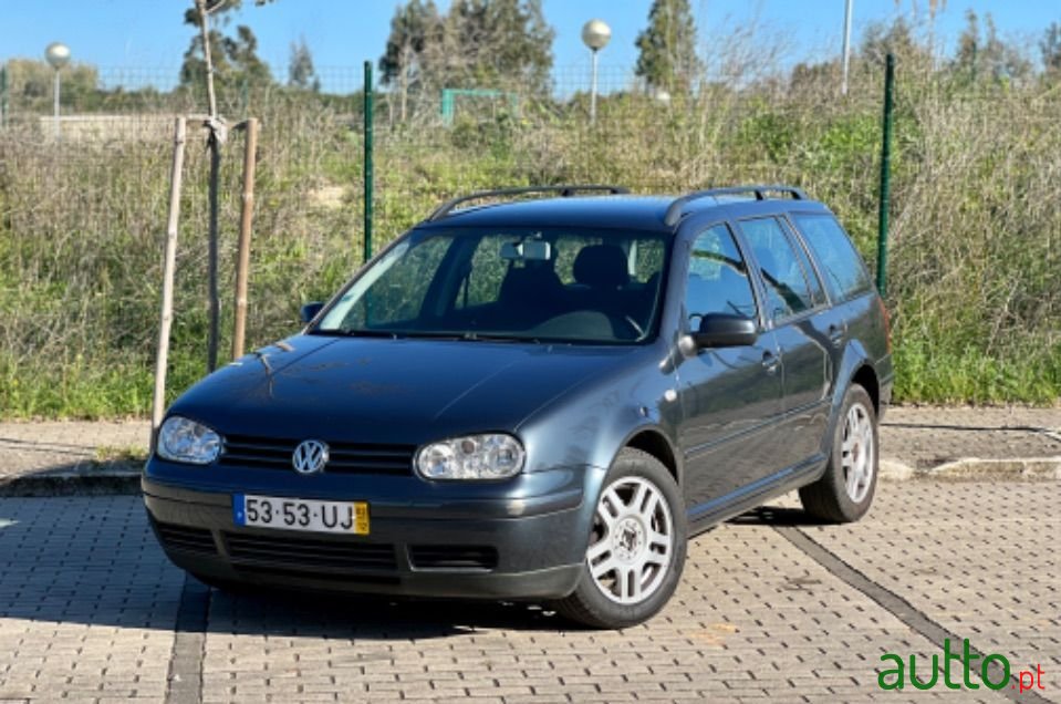 2002' Volkswagen Golf Variant photo #1