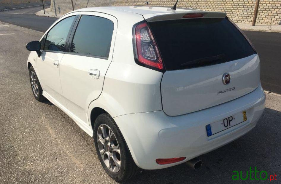2014' Fiat Punto photo #3