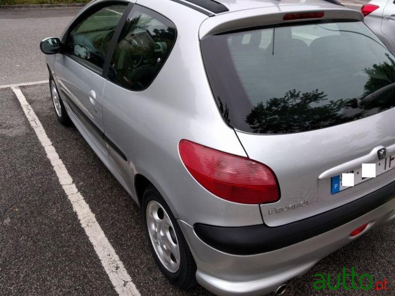 2002' Peugeot 206 photo #1